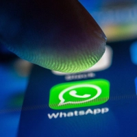 Die neue WhatsApp-Betrugsmasche setzt auf gekaperte Konten und arglose Nutzende, die nicht wissen können, wer wirklich hinter den Geldbitten steckt. (Foto: Zacharie Scheurer/dpa-tmn/dpa)