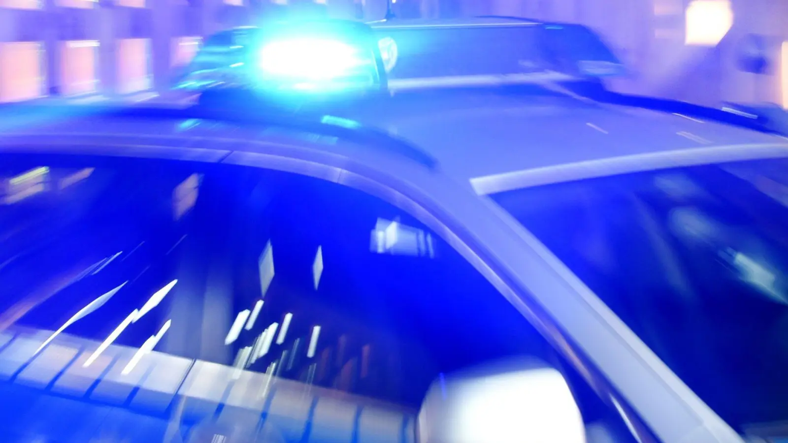  Die Polizei fand eine professionelle Aufzuchtanlage. (Symbolbild) (Foto: Carsten Rehder/dpa)