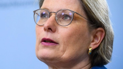 Häusliche Gewalt und Femizide seien kein „Familiendrama“, sagt Stefanie Hubig. (Archivbild) (Foto: Bernd von Jutrczenka/dpa)