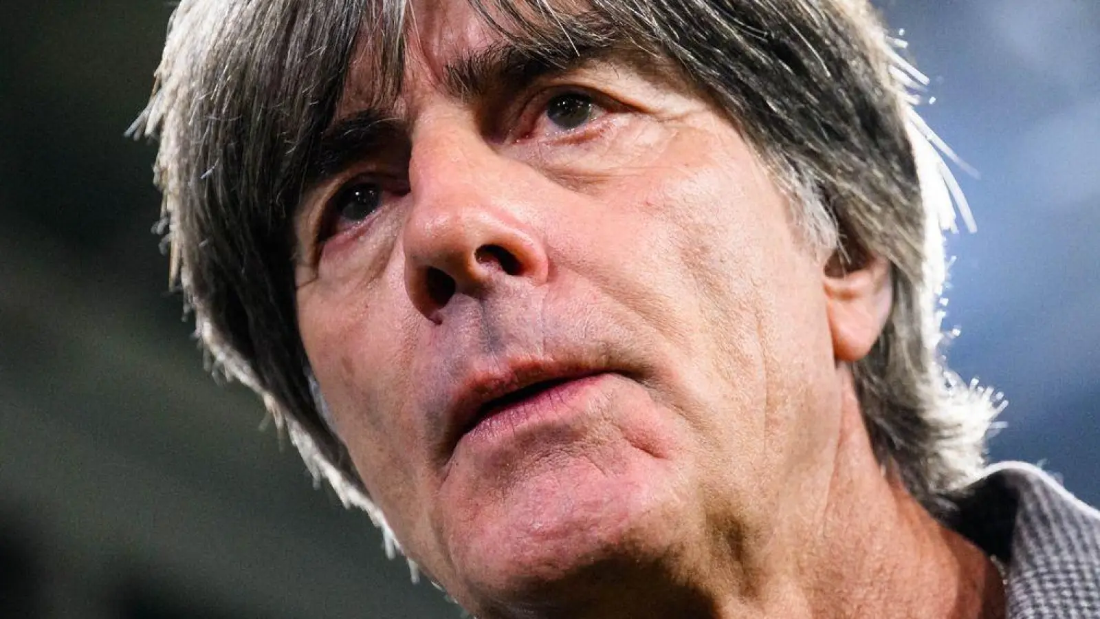 Bald wieder im Stadion an der Seitenlinie? Es gibt Spekulationen um Joachim Löw. (Archivbild) (Foto: Tom Weller/dpa)