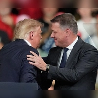 Trump und Audi-Chef Döllner bei der Wahlkampfveranstaltung. (Archivbild) (Foto: Mike Stewart/AP/dpa)