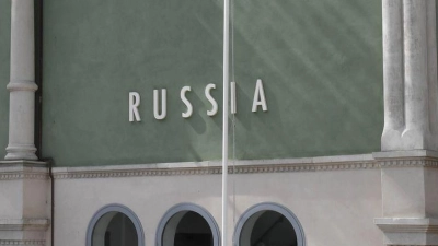 Der russische Pavillon bei der Kunstbiennale in Venedig ist umstritten. (Archivbild)  (Foto: Felix Hörhager/dpa)