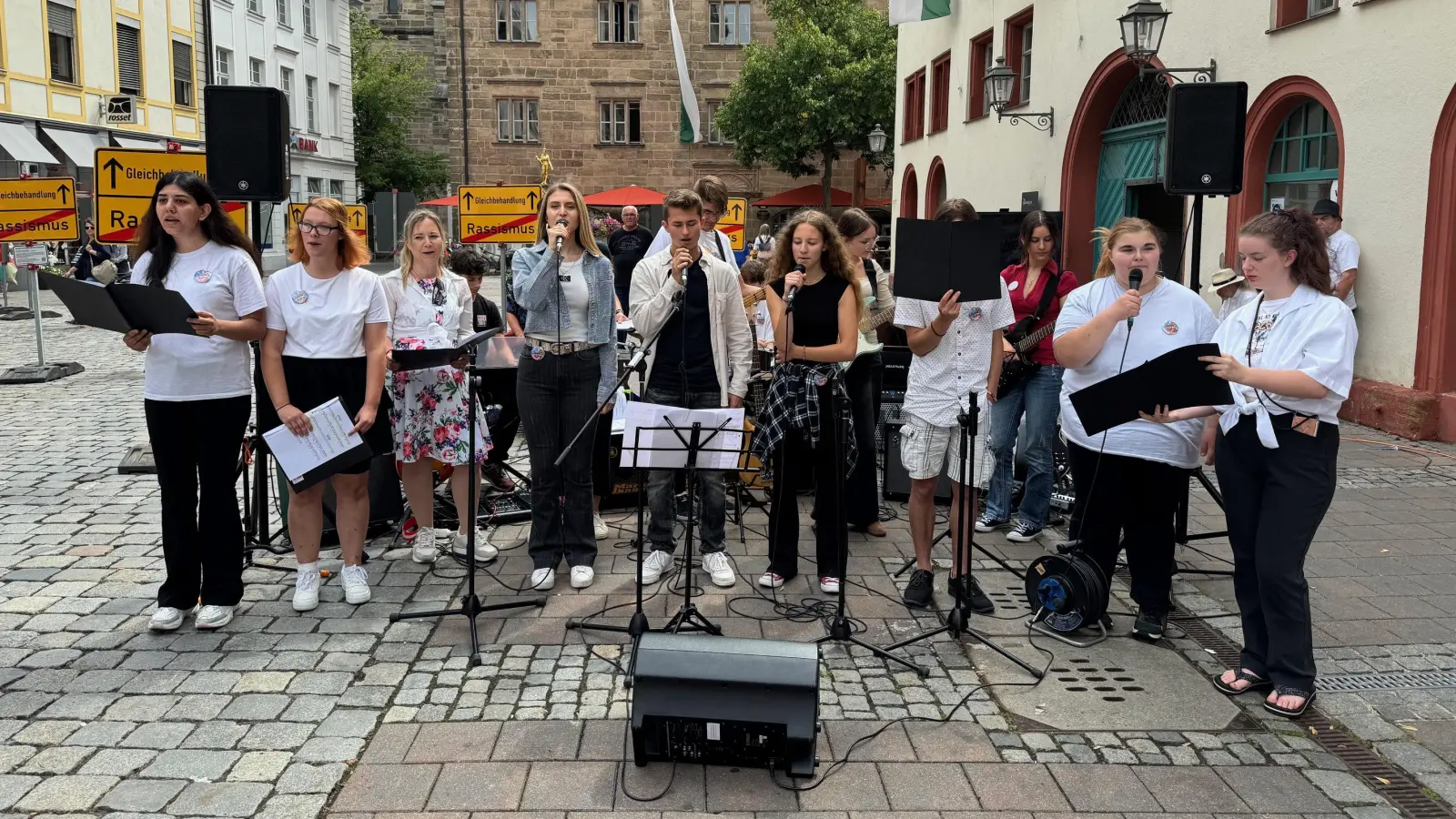 Die Projektband „Limperts Echo” erinnerte mit einem Song an den Ansbacher Widerstandskämpfer.  (Foto: Lara Hausleitner)
