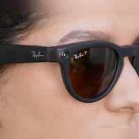 Die Datenbrille von Meta und Ray-Ban ist umstritten, weil man mit ihr Videoaufnahmen erstellen kann. (Symbolbild) (Foto: Christoph Dernbach/dpa)