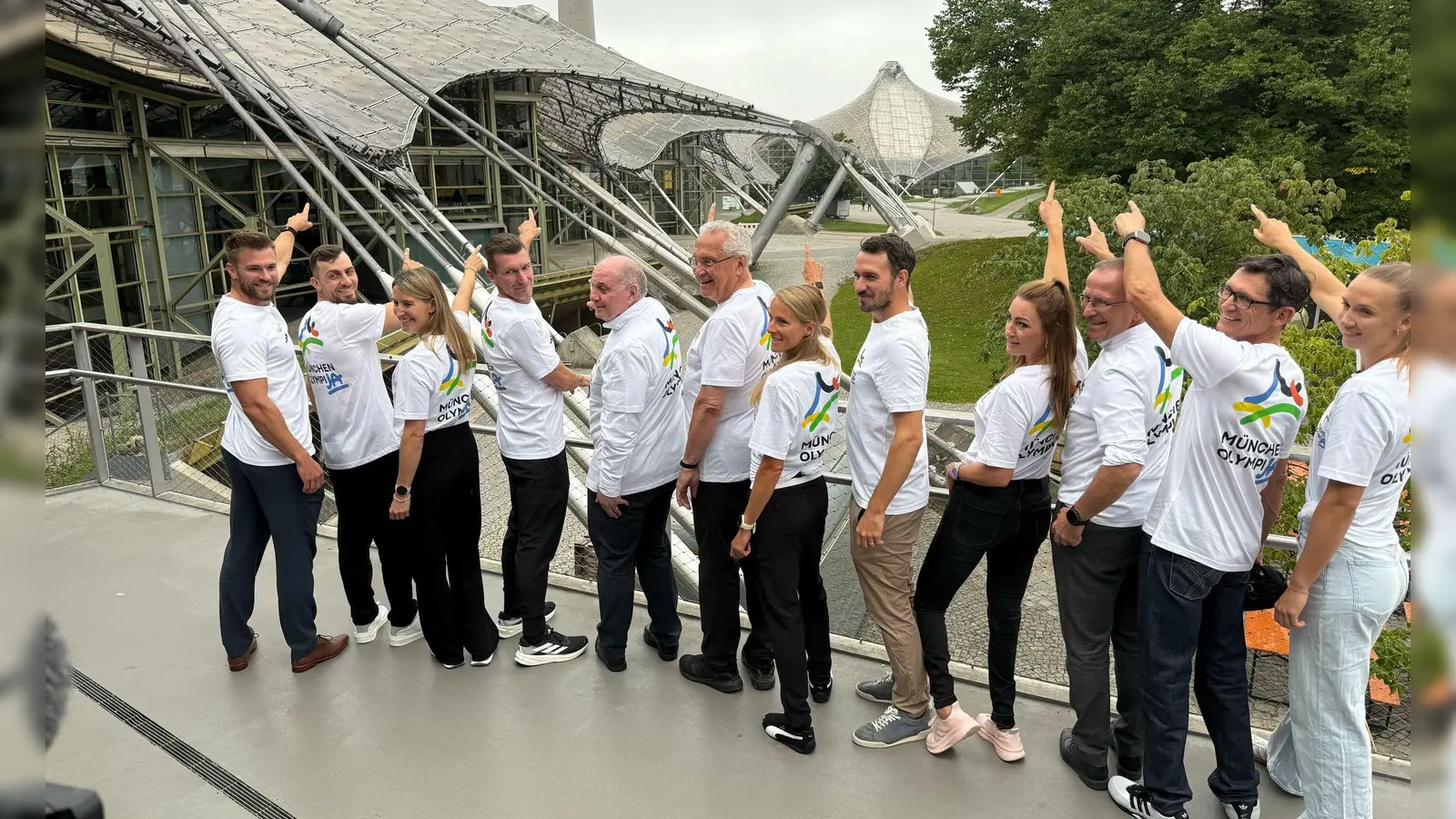 Sportler und Politiker machen sich für eine Olympia-Bewerbung Münchens stark. (Foto: Manuel Schwarz/dpa)