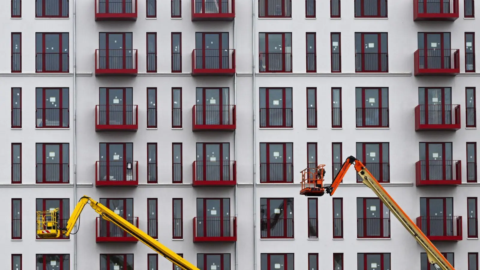 Ein Ende der Wohnmisere in Deutschland ist nach einer neuen Studie des Pestel-Instituts nicht in Sicht. (Foto: Jens Kalaene/dpa)