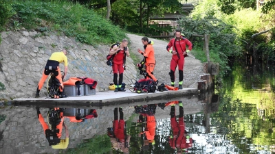 In der französischen Stadt Rennes wurde ein lebloser elf Jahre alter Junge im Uferbereich eines Flusses entdeckt. (Archivbild) (Foto: Sebastien Salom-Gomis/AFP/dpa)