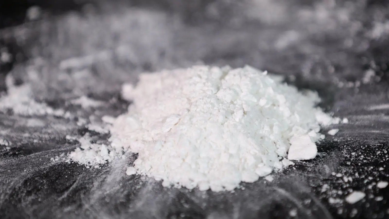 Das Kokain wurde in einem Rucksack des Deutschen entdeckt. (Symbolbild) (Foto: Christian Charisius/dpa)