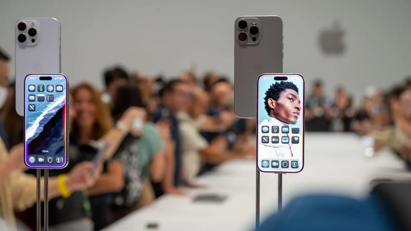 Vor genau einem Jahr stellte Apple die iPhone-16-Serie vor. (Archivbild)  (Foto: Andrej Sokolow/dpa)