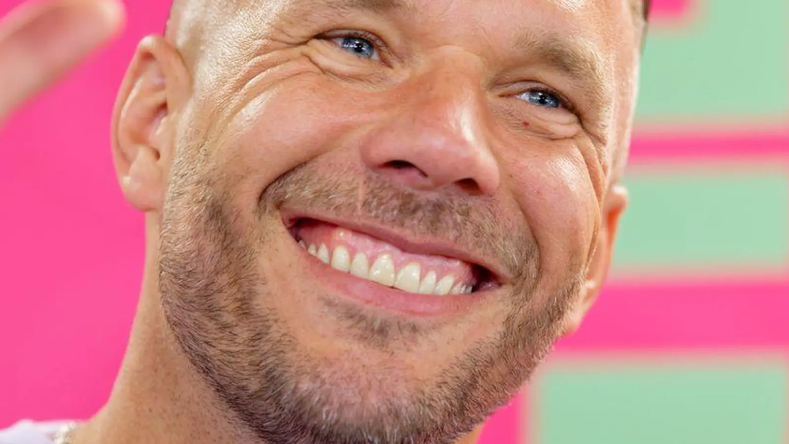 Lukas Podolski freut sich über die Entwicklung seines Herzensclubs 1. FC Köln. (Foto: Uwe Anspach/dpa)