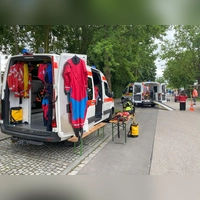Beim Blaulichttag in Rothenburg präsentierten sich unter anderem Bundeswehr, Landespolizei, Bundespolizei, Feuerwehr, THW, BRK, Johanniter, Zoll und ANregiomed. Das Bild entstand beim Blaulichttag in Dinkelsbühl. (Foto: Lisa-Maria Liebing)