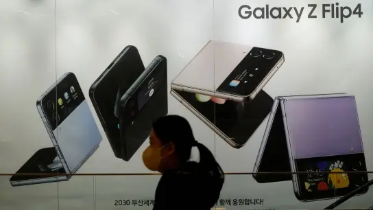 Werbung für Galaxy-Smartphones von Samsung in Seoul. (Foto: Ahn Young-Joon/AP/dpa)