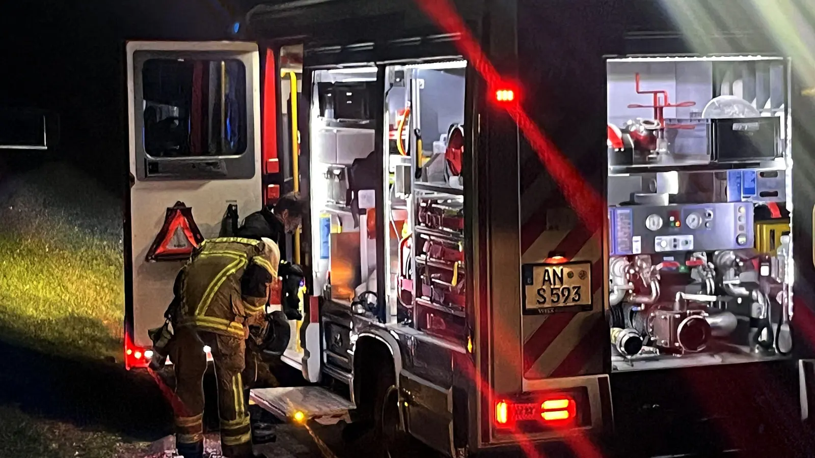 Am Sonntagabend brannte es auf dem Gelände des TSV.  (Foto: Oliver Herbst)