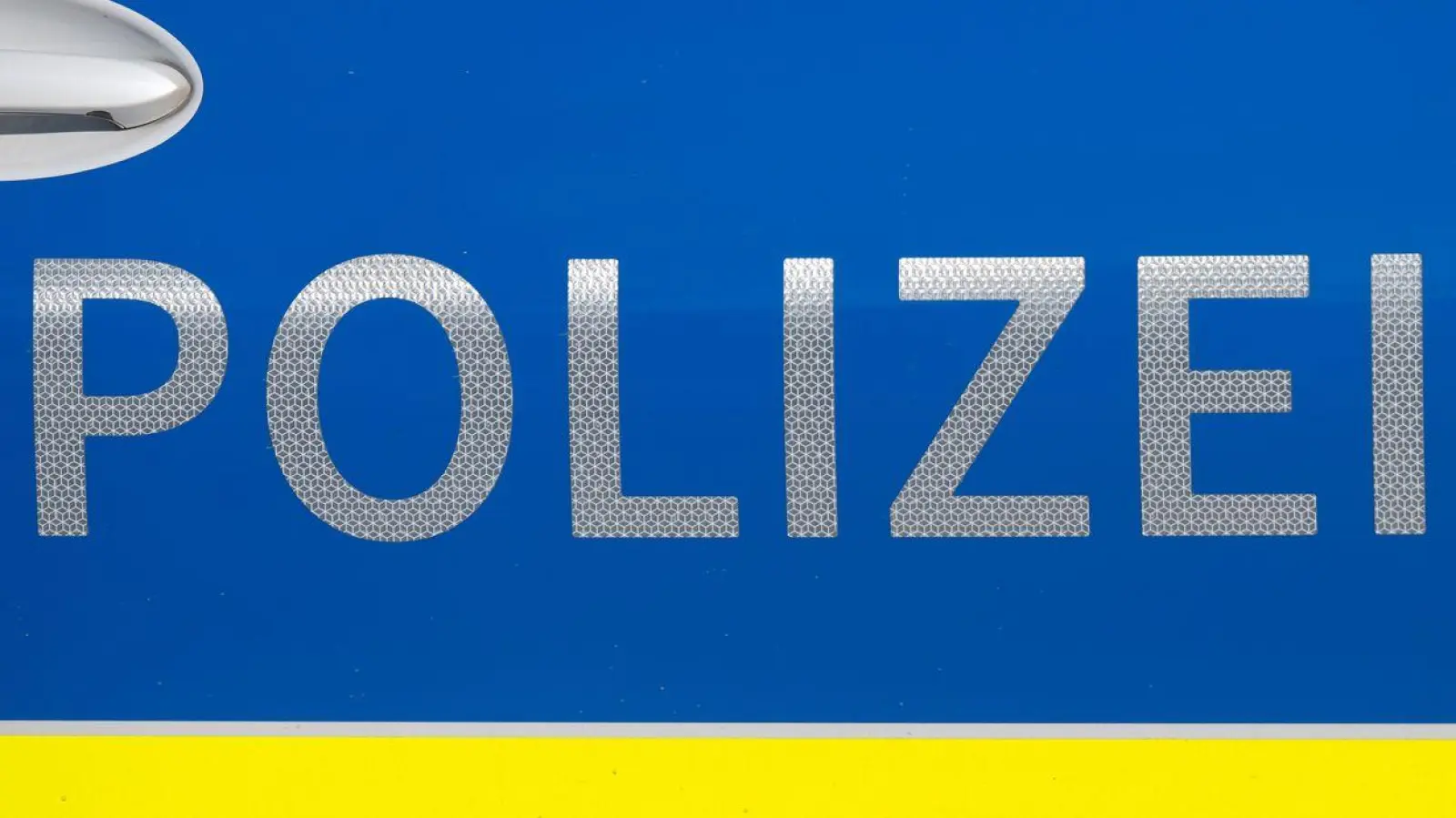 Die Polizei ermittelt gegen den Autofahrer. (Symbolbild) (Foto: Sven Hoppe/dpa)