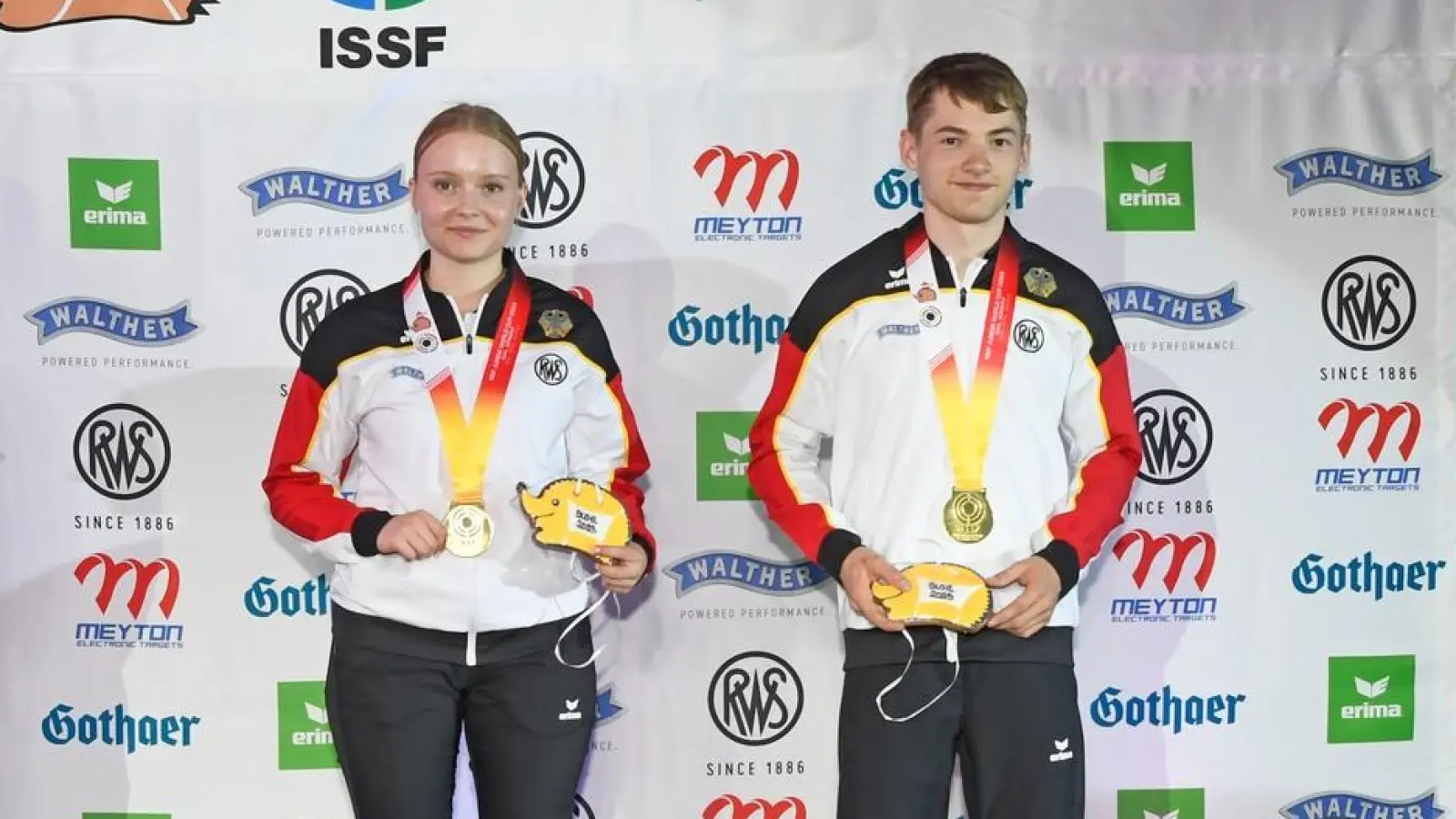 Mit Goldmedaille: Justus Ott gewann mit Nele stark den Teamwettbewerb mit der Kleinkaliberbüchse in Suhl. (Foto: Jürgen Heise)