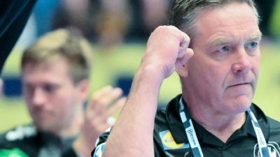 Ungewohnt emotional an der Seitenlinie: Bundestrainer Alfred Gislason. (Foto: Sina Schuldt/dpa)