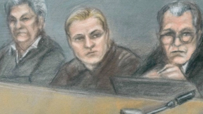 Marius Borg Høiby saß im Prozess häufig zwischen seinen Verteidigern. (Archivbild) (Foto: Ane Hem/NTB/dpa)