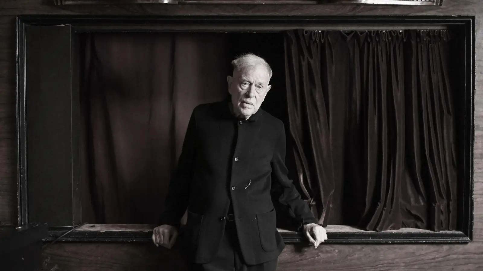 Der Theaterregisseur und Intendant Claus Peymann ist gestorben. (Archivbild) (Foto: Jens Kalaene/dpa)