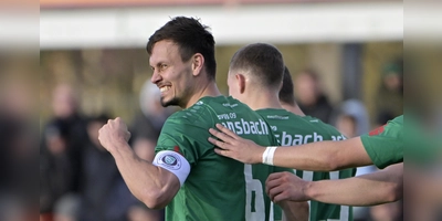 Gruß an die Freundin: Tobias Dietrich freut sich über sein Tor zum 4:0 über Türkgücü. (Foto: Martin Rügner)