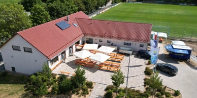 Hier im Dorfgemeinschaftshaus am Sportplatz feiert Erzberg seine Kirchweih.  (Foto: FC Erzberg-Wörnitz)