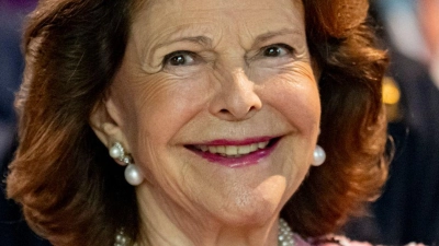 Königin Silvia von Schweden erhält die Bayerische Staatsmedaille für ihr besonderes soziales Engagement. (Archivbild)  (Foto: Fabian Sommer/dpa)