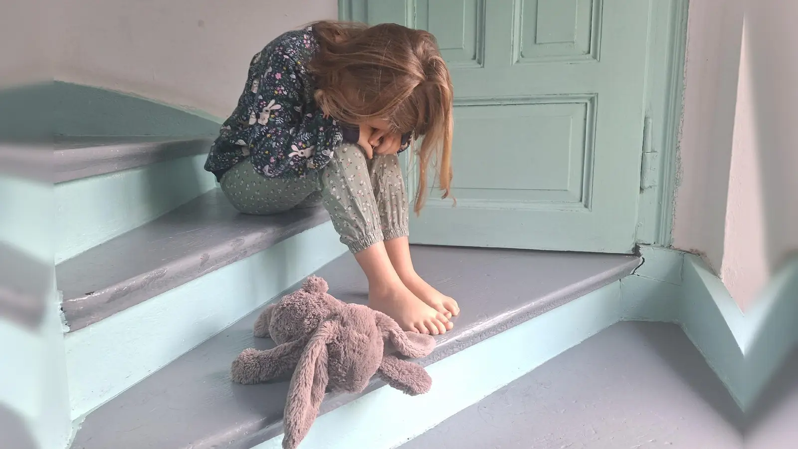 Ein Gefühl der Hilflosigkeit: Durch Strafen als Erziehungsmethode lernen Kinder, dass es auch bei Menschen, die sie lieben, legitim ist, Gewalt anzuwenden.  (Foto: Daniela Ramsauer)