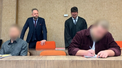 Die beiden Angeklagten schwiegen zunächst. (Archivbild) (Foto: Britta Schultejans/dpa)