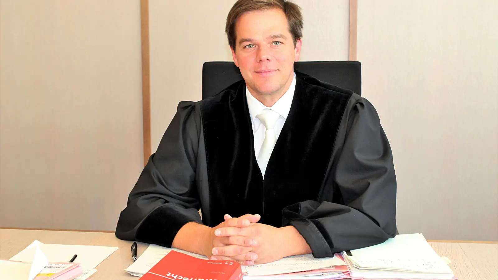 Gerade noch so verhängte Richter Armin Abendschein eine Bewährungsstrafe gegen den 38-Jährigen. Dafür muss der Verurteilte aber strikte Auflagen erfüllen. (Foto: Diane Mayer)