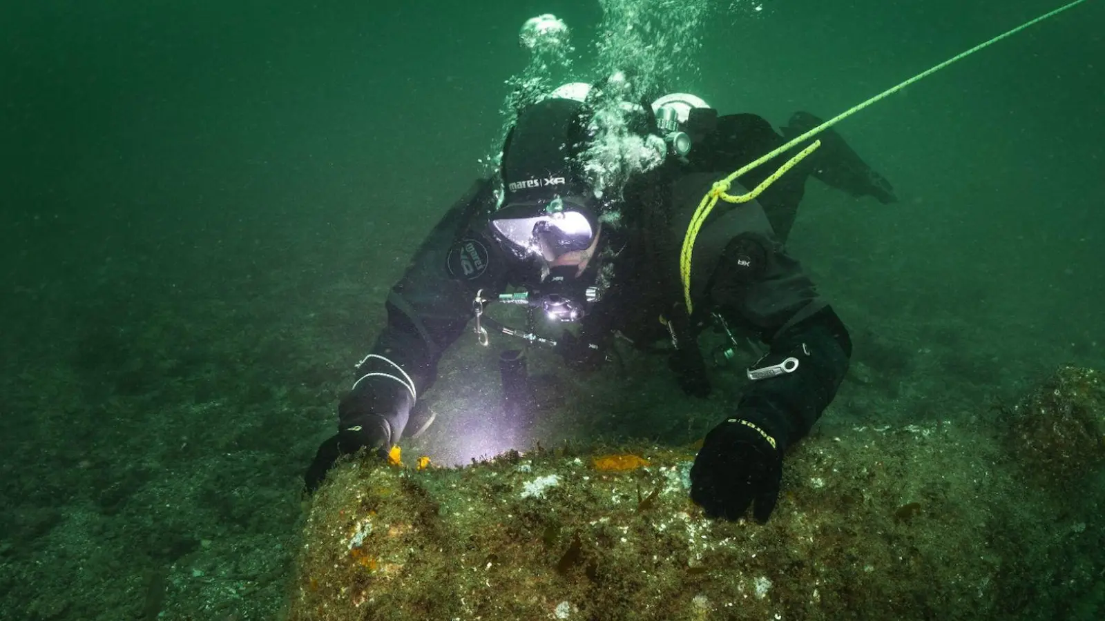 Forschungstaucher haben vor Helgoland historische britische Kanonen gefunden. (Foto: Florian Huber/submaris/dpa)