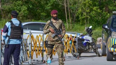Unter hohen Sicherheitsvorkehrungen sollen Gespräche zwischen Vertretern der USA und des Irans in der pakistanischen Hauptstadt Islamabad beginnen.  (Foto: Anjum Naveed/AP/dpa)