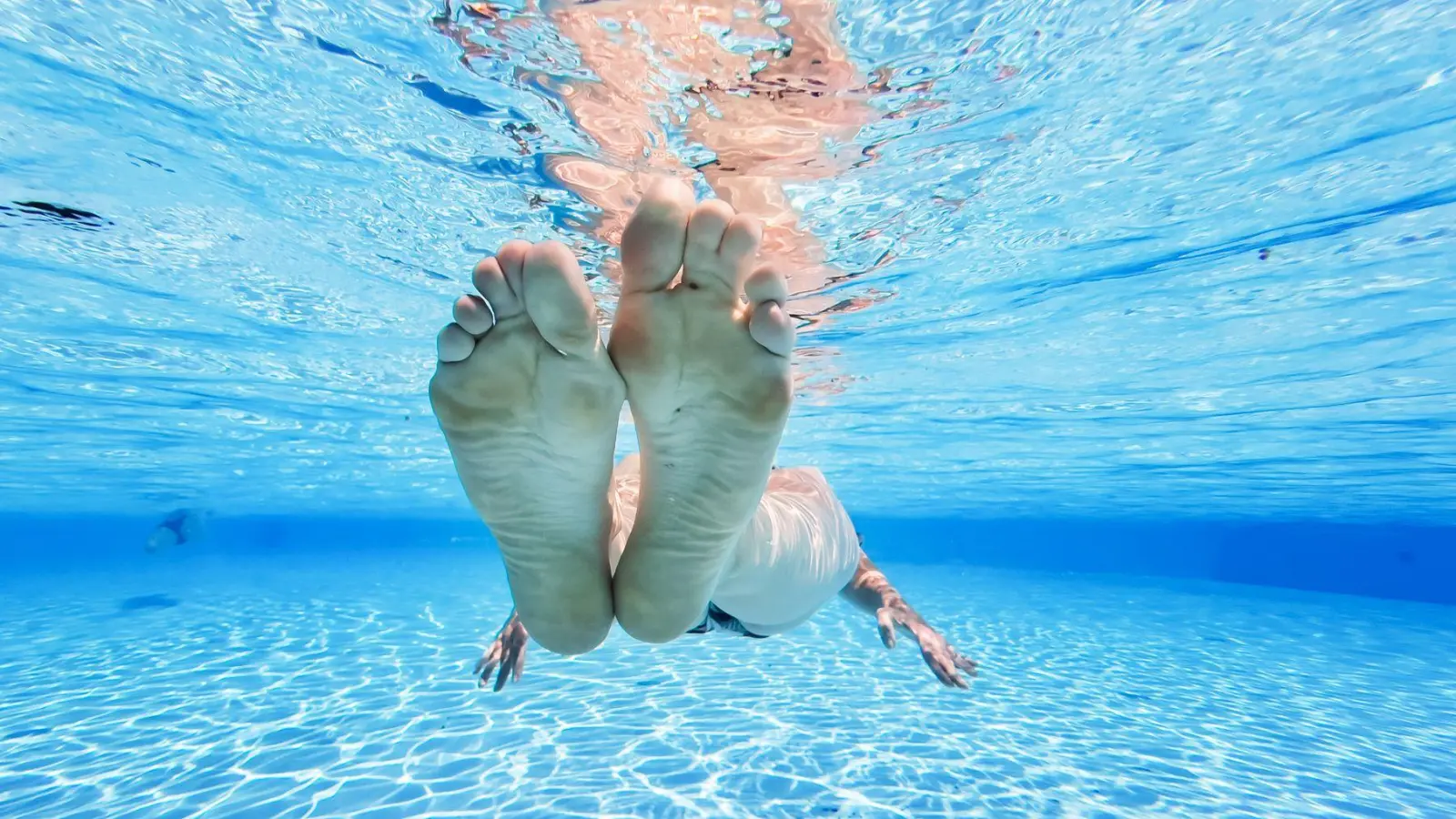 Das Wetter wird zum Wochenende in Teilen Deutschlands kühler. (Foto: Julian Stratenschulte/dpa)