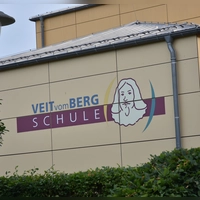 Für die Veit-vom-Berg-Schule in Uehlfeld sollen alle Neuanschaffungen hinterfragt werden. Notwendiges wie zum Beispiel die Wartung betriebstechnischer Anlagen bleibt im Haushalt bestehen.  (Foto: Anita Dlugoß)