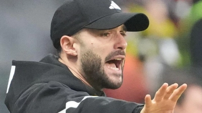 Dennis Schmitt darf die Eintracht auch gegen Tottenham coachen. (Foto: Marc Schüler/dpa)