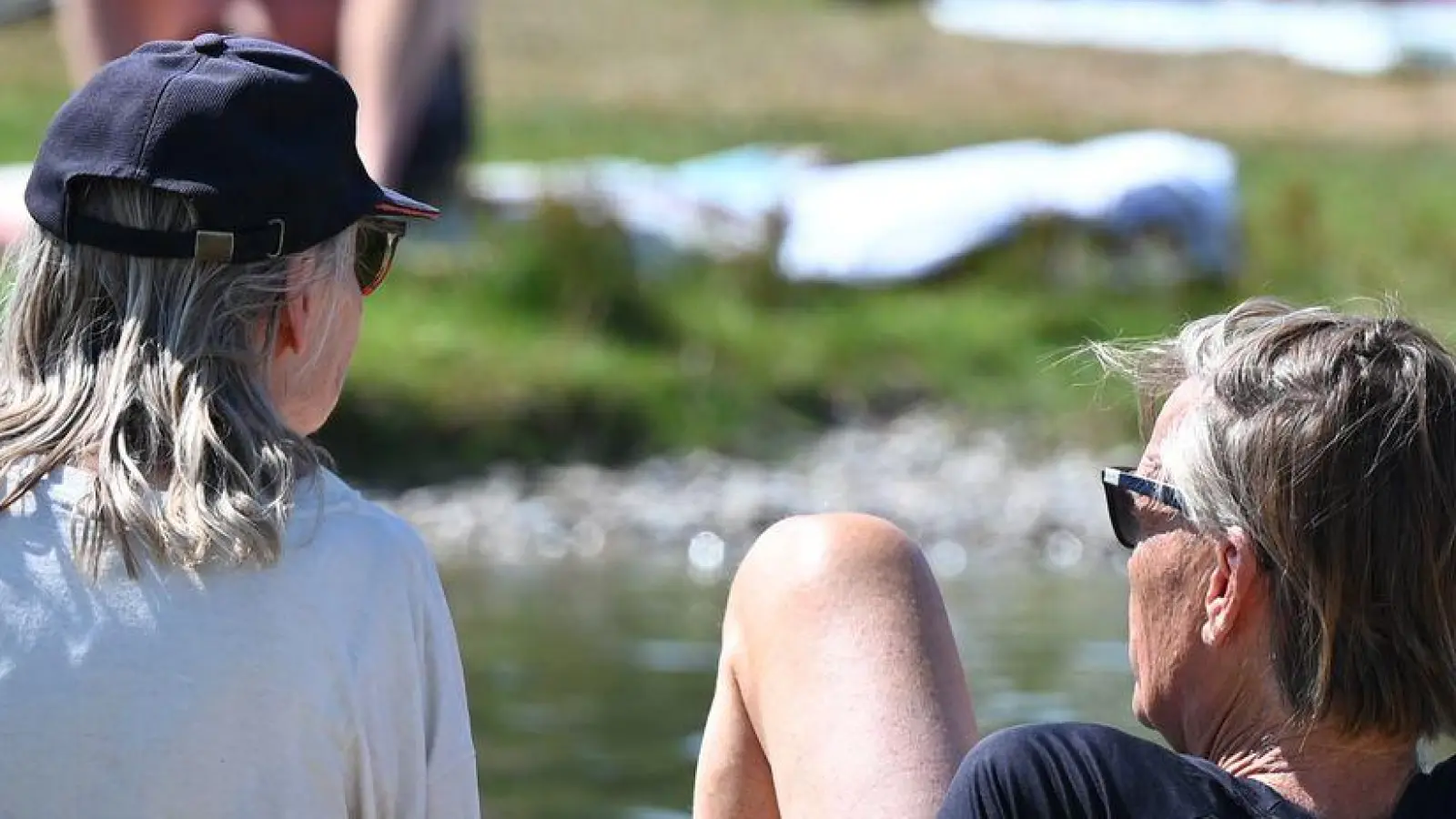 Sommerliches Wetter bleibt den Bayern erhalten. (Archivbild) (Foto: Florian Diettrich/dpa)