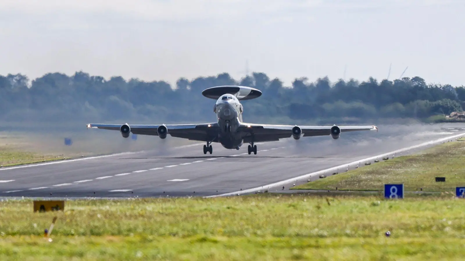 Die derzeitigen Awacs-Flugzeuge der Nato sollen ab 2035 ausgetauscht werden. (Archivbild) (Foto: Christoph Reichwein/dpa)