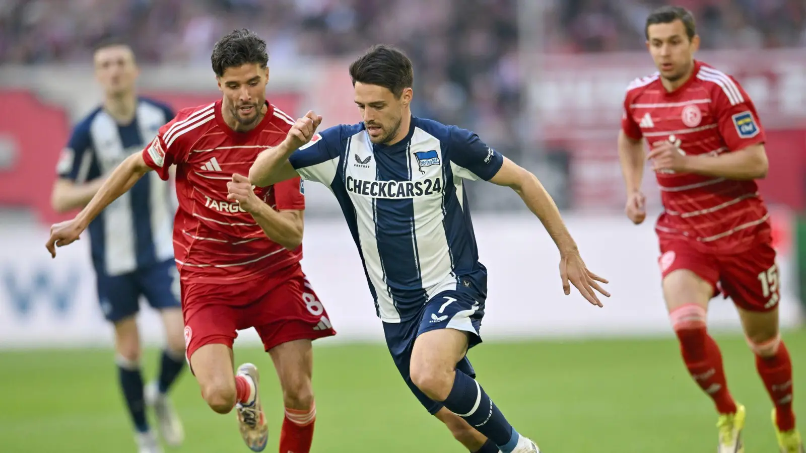 Josip Brekalo und seine Hertha-Mitspieler waren Fortuna Düsseldorf überlegen. (Foto: Anke Waelischmiller/dpa)