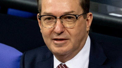 Bundesinnenminister Alexander Dobrindt (CSU) plädiert für härtere Strafen. (Archivbild) (Foto: Fabian Sommer/dpa)