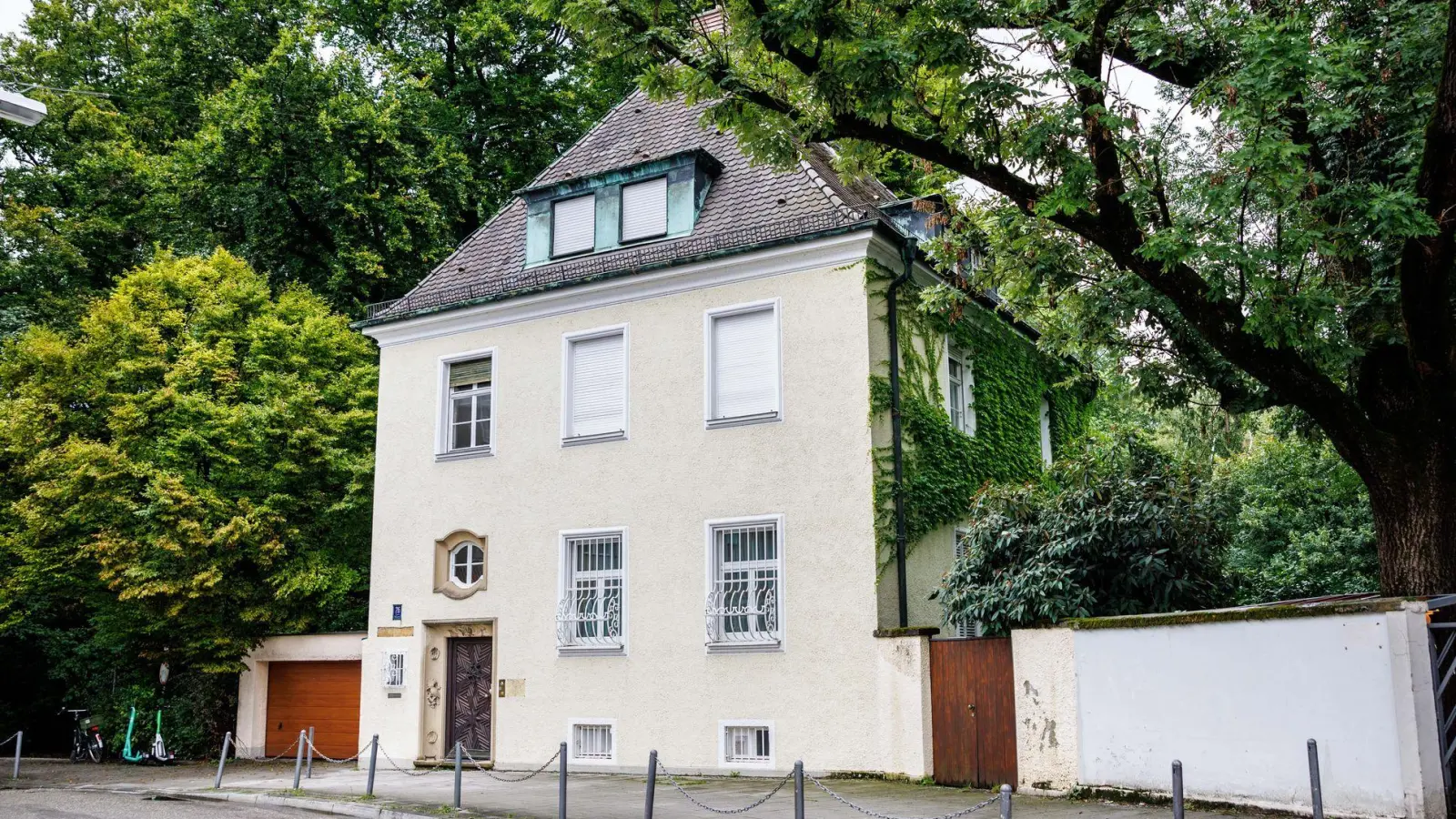 Immer wieder sorgen Denkmalschutzvorgaben für Streit zwischen Behörden und Eigentümern. (Archivbild) (Foto: Matthias Balk/dpa)