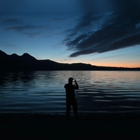 Abendstimmung am Kochelsee.  (Foto: Katrin Requadt/dpa)