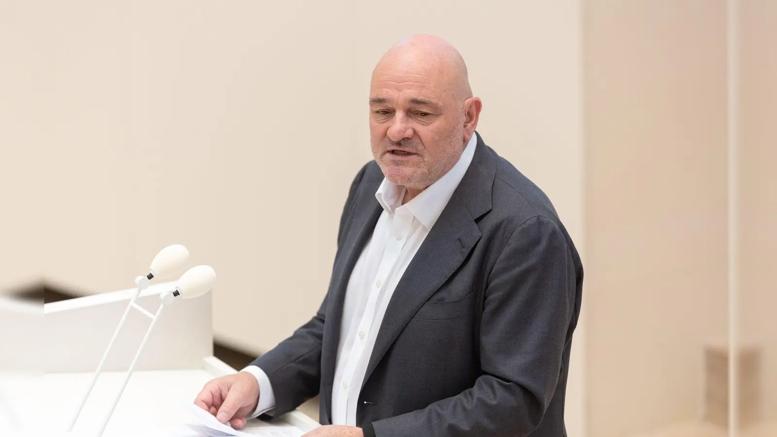 Der Brandenburger Finanzminister Robert Crumbach rechnet nach der Drohung aus Bayern zum Ausstieg aus dem Länderfinanzausgleich  nicht mit konkreten Folgen (Archivbild). (Foto: Hannes P. Albert/dpa)