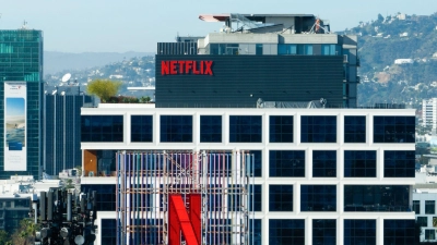 Netflix wächst langsamer als erhofft und streicht rund 1.000 Jobs. (Archivbild) (Foto: Jae C. Hong/AP/dpa)