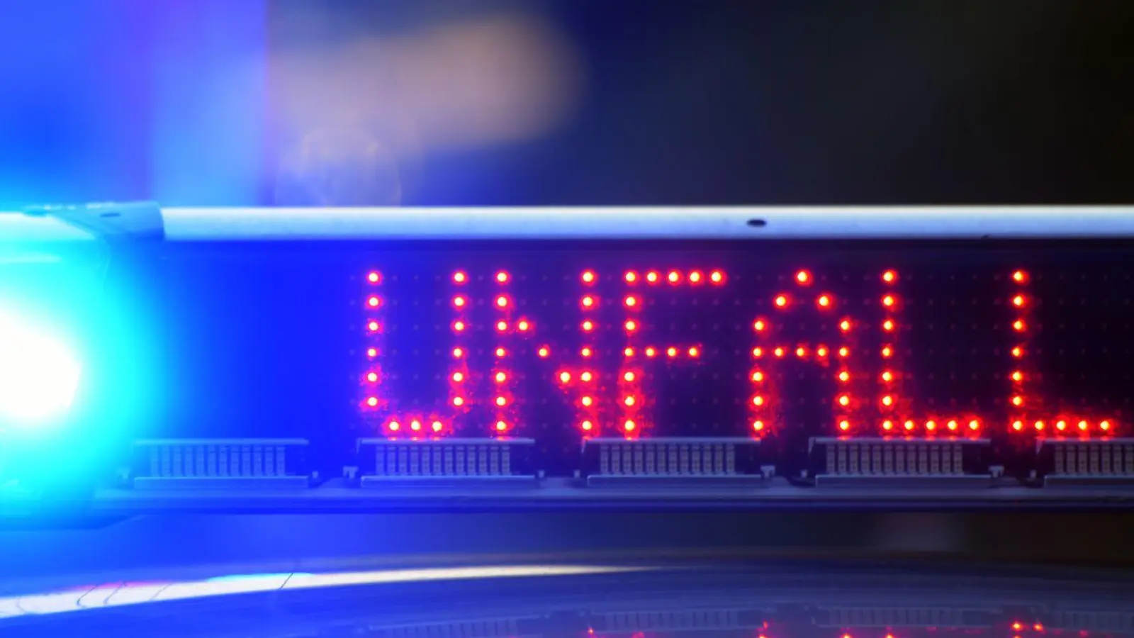 Der rechte Fahrstreifen der A93 war für rund zwei Stunden gesperrt. (Symbolbild) (Foto: Stefan Puchner/dpa)