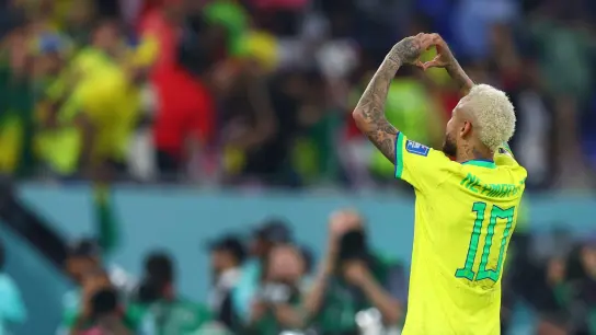 Die Brasilianer um Superstar Neymar zeigten ihre Liebe zum Fußball. (Foto: Tom Weller/dpa)