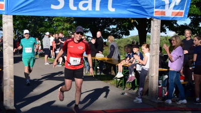 Tanja Schienagel vom TSV Dinkelsbühl gewann den Hauptlauf bei den Frauen. (Foto: Gerhard Krämer)