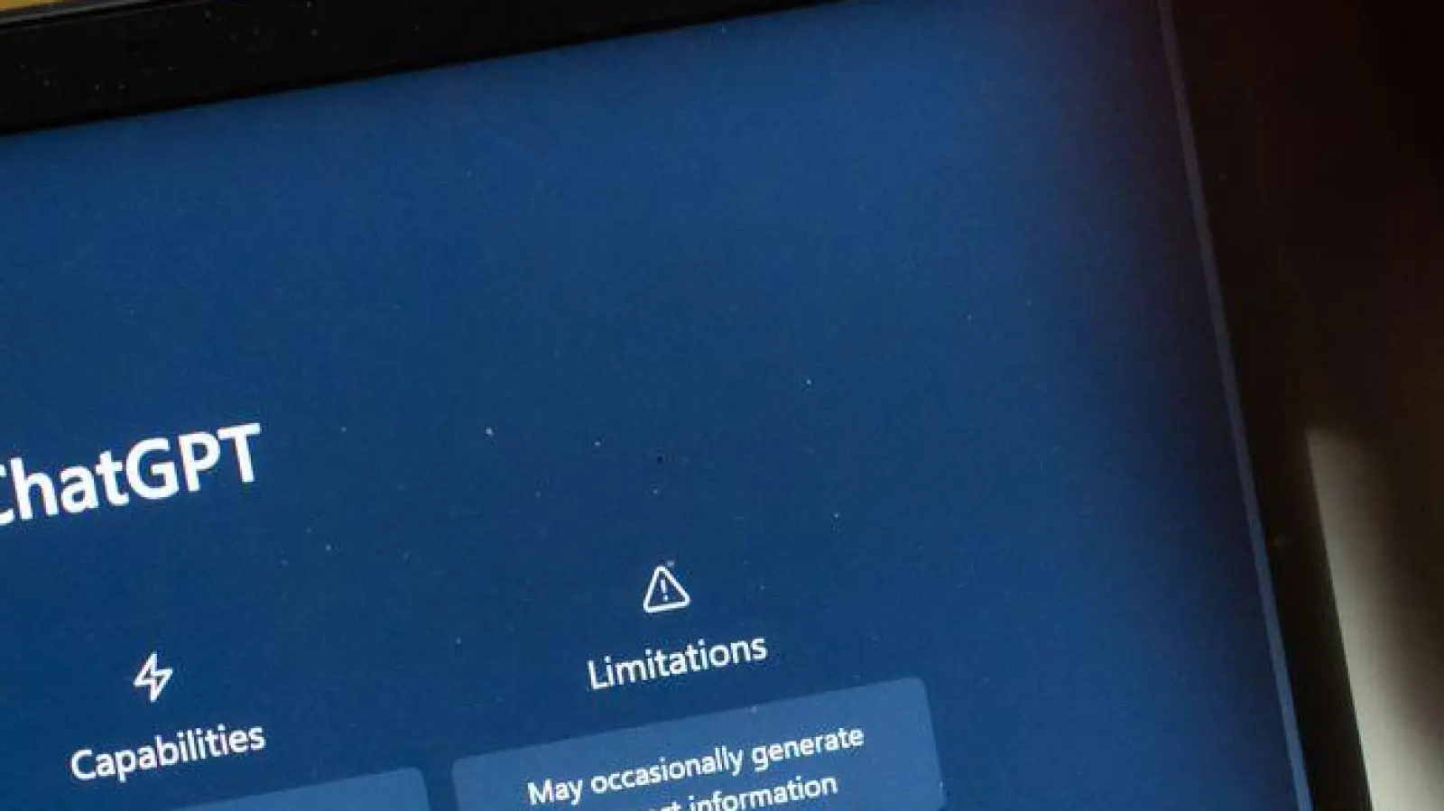 Bei Verstößen gegen die neuen Regeln drohen Anbietern Geldstrafen von bis zu 15 Millionen Euro oder drei Prozent des gesamten weltweiten Jahresumsatzes. (Symbolbild) (Foto: Frank Rumpenhorst/dpa)