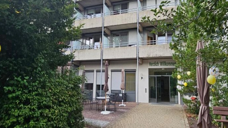 Ein Sondereinsatzkommando hat am Mittwochvormittag das Senioren- und Pflegeheim in der Wilhelm-Schaudig-Straße in Feuchtwangen durchsucht. (Foto: Wolfgang Grebenhof)