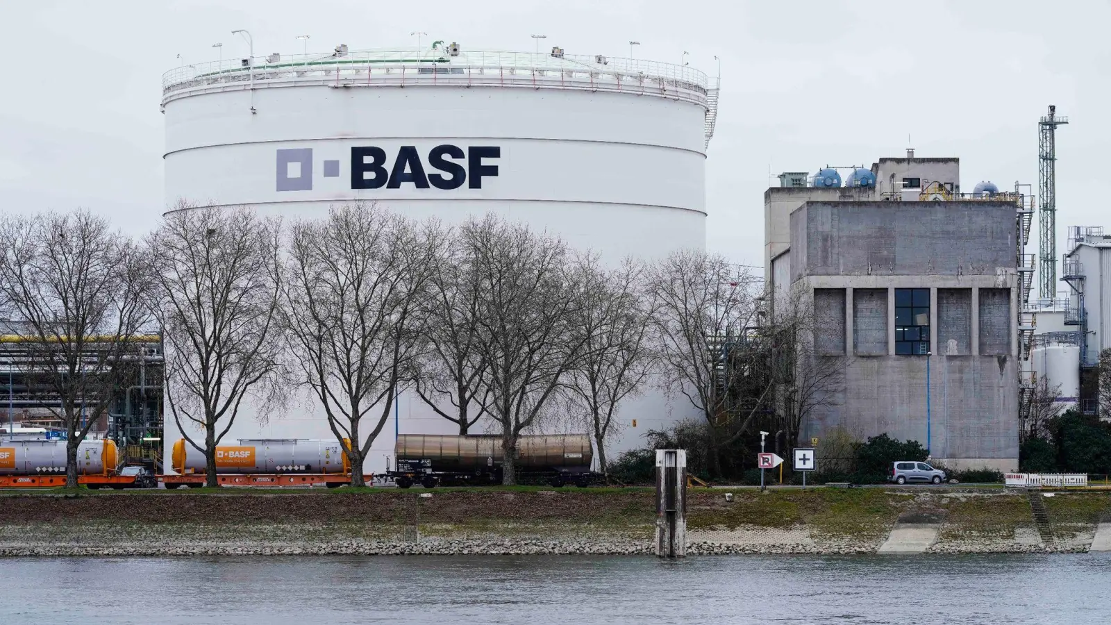 Das „BASF“-Gelände in Ludwigshafen. (Foto: Uwe Anspach/dpa)