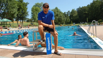Julian Lindner leitet das Bad und wacht auch über die Einhaltung der Regeln. (Foto: Christa Frühwald)