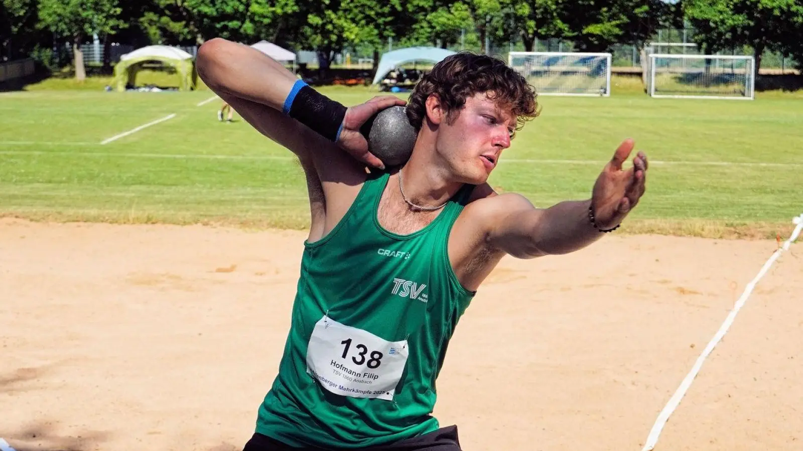 Bestleistung gelang Filip Hofmann auch im Kugelstoßen. (Foto: Matthias Kleinschrodt)