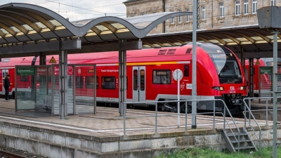 Bamberg will seinen historischen Bahnhof im Zuge des Bahnausbaus sanieren und modernisieren. (Archivbild) (Foto: Daniel Vogl/dpa)